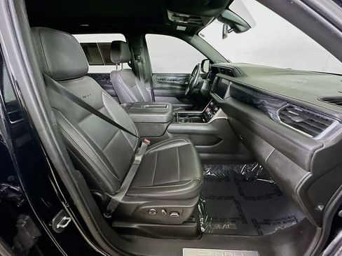 Used 2021 GMC Yukon XL Denali image 12