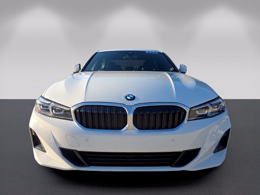 Certified 2024 BMW 330i Sedan w/ Convenience Package RWD image 2