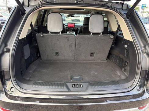 Used 2024 Lincoln Aviator AWD w/ Premium Package image 26
