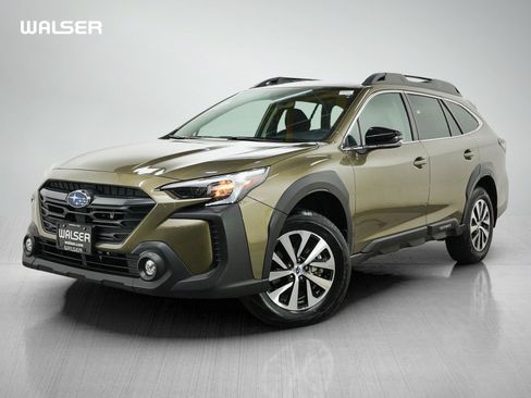 Used 2025 Subaru Outback Premium AWD/4WD image 1