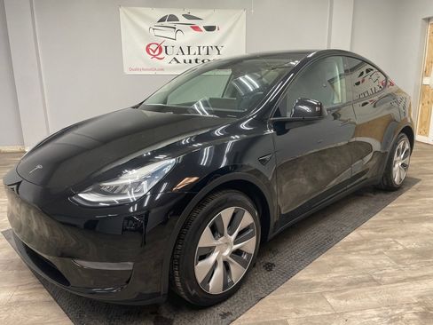 Used 2020 Tesla Model Y Long Range image 1