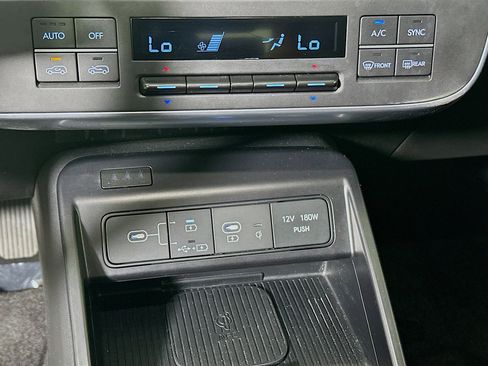 Used 2024 Hyundai Kona SEL w/ Convenience Package FWD image 23