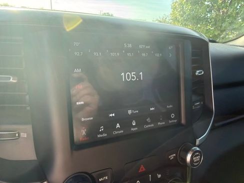 Used 2020 RAM 1500 Big Horn AWD/4WD image 11