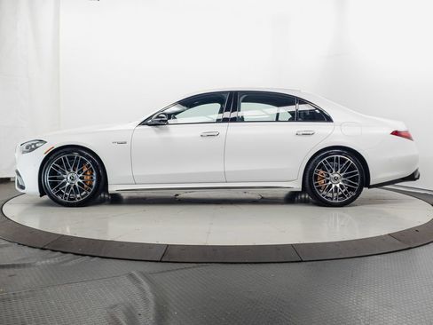 Used 2024 Mercedes-Benz S 63 AMG S w/ Carbon Fiber Exterior Package image 4