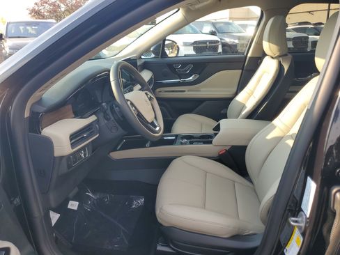 New 2026 Lincoln Corsair Reserve image 12