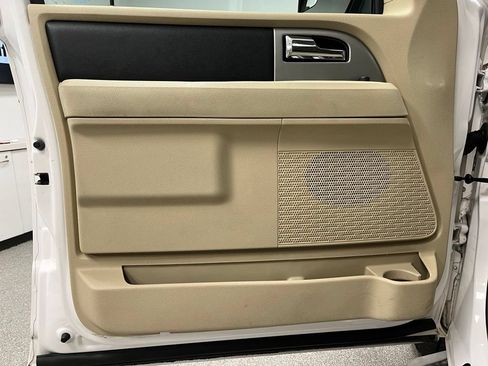 Used 2017 Ford Expedition EL XLT w/ Equipment Group 202A AWD/4WD image 20