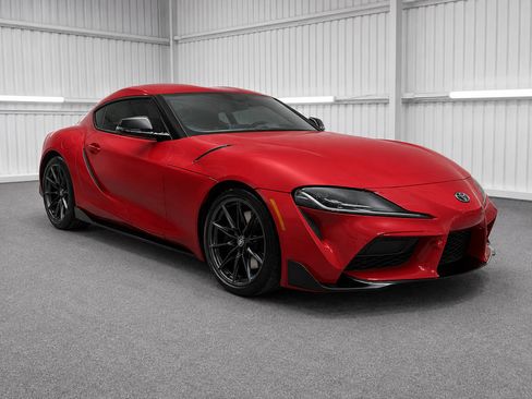 Used 2021 Toyota Supra w/ Safety & Technology Package RWD image 2