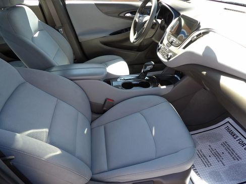 Used 2022 Chevrolet Malibu LT FWD image 16