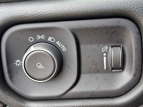 Used 2024 RAM 2500 Tradesman w/ Chrome Appearance Group image 24