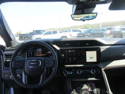 New 2026 GMC Sierra 1500 AT4 w/ AT4 Premium Package AWD/4WD image 17