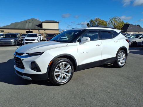 Used 2021 Chevrolet Blazer LT image 2