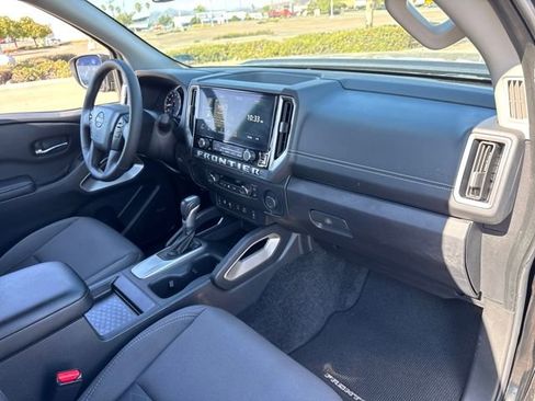 Used 2025 Nissan Frontier SV w/ SV Convenience Package image 20