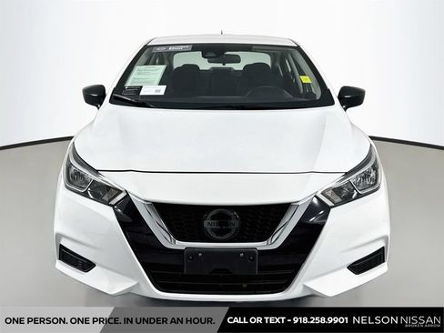 Used 2020 Nissan Versa S FWD image 2