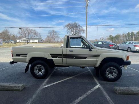 Used 1987 Toyota Pickup 4x4 Regular Cab image 5
