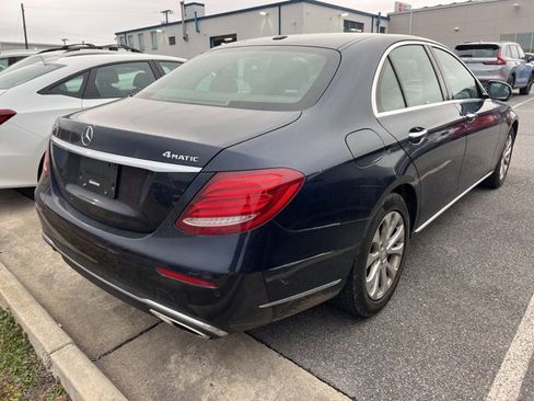 Used 2017 Mercedes-Benz E 300 4MATIC image 4