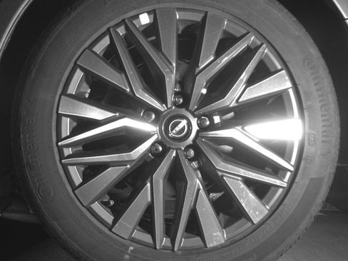 Used 2025 Nissan Altima 2.5 SV image 14