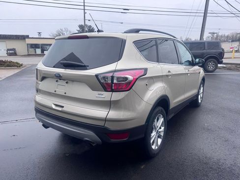 Used 2017 Ford Escape SE w/ Equipment Group 201A image 7
