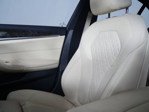 Certified 2023 BMW 530i 530i w/ Convenience Package image 25