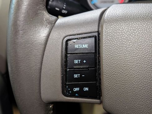 Used 2010 Ford Focus SEL image 40