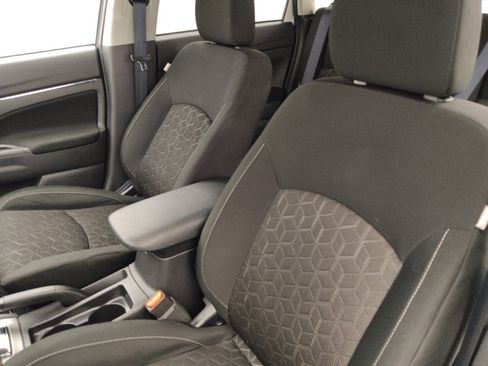 Used 2025 Mitsubishi Outlander Sport ES AWD/4WD image 17