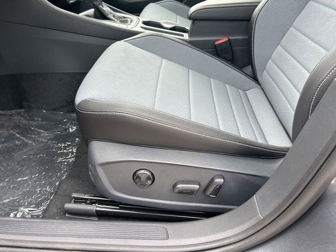 New 2025 Volkswagen Jetta SE image 10