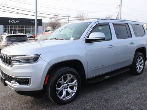 Used 2022 Jeep Wagoneer Series II image 2