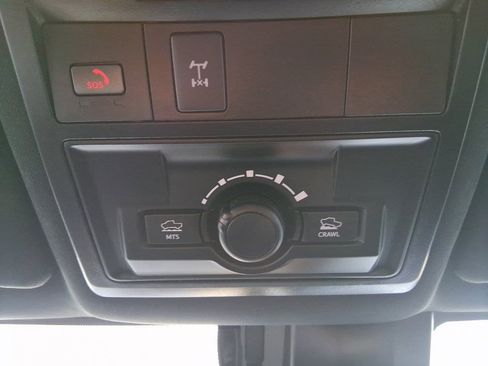 Used 2023 Toyota Tacoma TRD Off-Road image 17