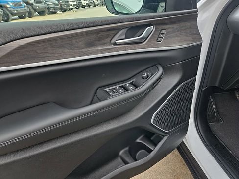 New 2026 Jeep Grand Cherokee Limited w/ Limited Altitude Package AWD/4WD image 30