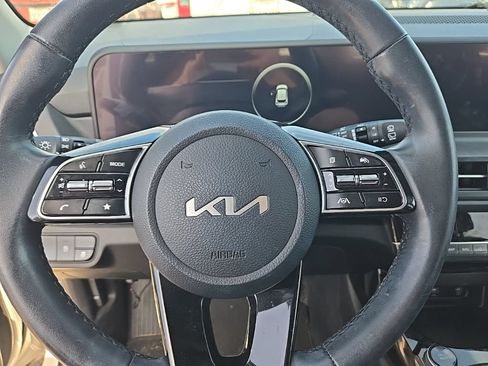 Certified 2024 Kia Seltos EX FWD image 15