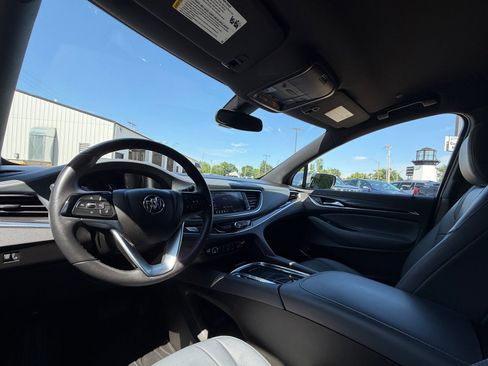Used 2023 Buick Enclave Essence AWD/4WD image 24