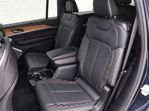 Used 2023 Jeep Grand Cherokee L Summit image 12