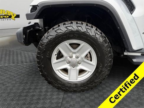 Certified 2022 Jeep Gladiator Overland w/ Popular Equipment Package image 14