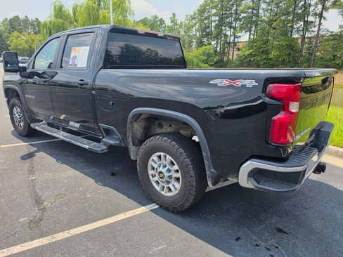 Used 2023 Chevrolet Silverado 2500 LT AWD/4WD image 7