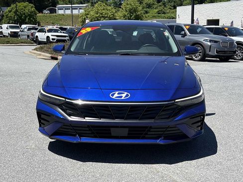 Used 2025 Hyundai Elantra SEL FWD image 3