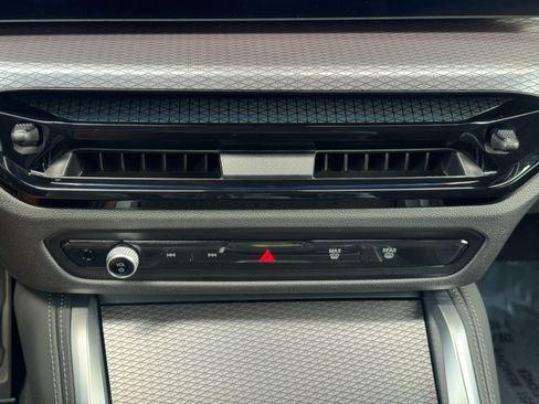 Used 2025 BMW i4 eDrive40 w/ M Sport Package RWD image 28