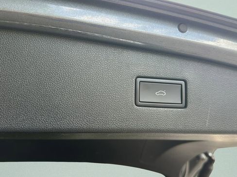 Certified 2024 Volkswagen Tiguan SE R-Line image 32