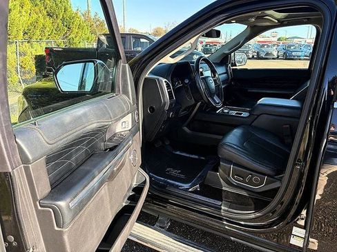 Used 2018 Ford Expedition Max Platinum image 18