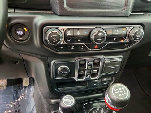 Used 2023 Jeep Wrangler Unlimited Sport AWD/4WD image 17
