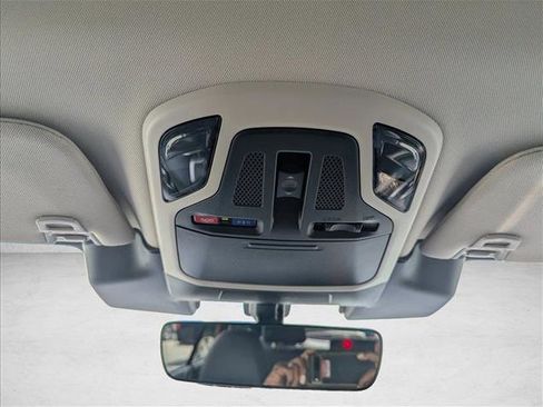 Used 2025 Subaru Outback Limited AWD/4WD image 21