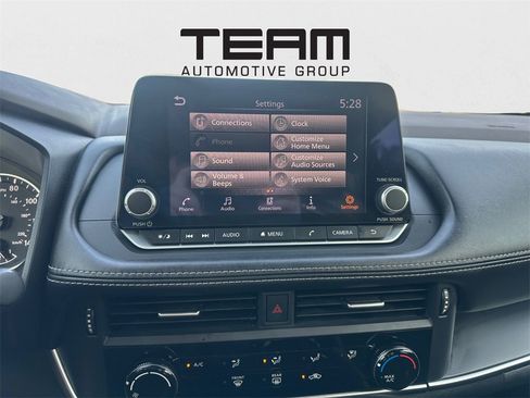 Used 2023 Nissan Rogue S image 12