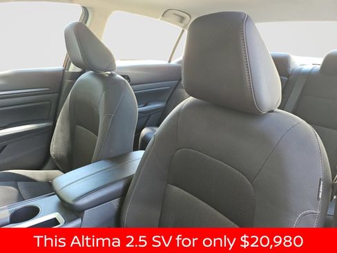 Used 2025 Nissan Altima 2.5 SV FWD image 23