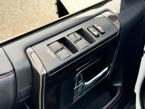 Used 2024 Toyota 4Runner TRD Off-Road Premium image 18