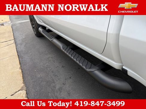 Used 2025 Chevrolet Silverado 1500 Custom Trail Boss w/ Turbomax Blackout Package AWD/4WD image 15