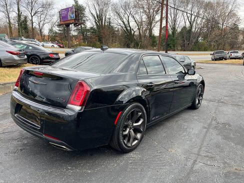 Used 2021 Chrysler 300 S RWD image 5
