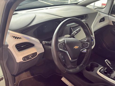 Used 2019 Chevrolet Bolt Premier w/ Infotainment Package image 12