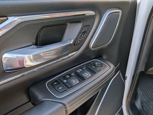 Used 2022 RAM 1500 Laramie AWD/4WD image 9