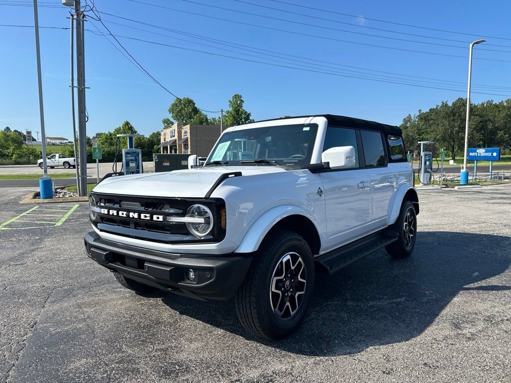 Used 2025 Ford Bronco Outer Banks AWD/4WD image 7