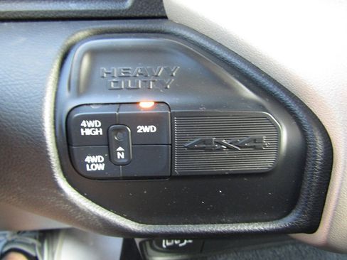 Used 2024 RAM 2500 Laramie w/ Safety Group AWD/4WD image 17