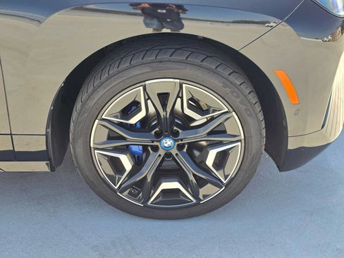 Used 2024 BMW iX xDrive50 w/ Premium Package AWD/4WD image 9