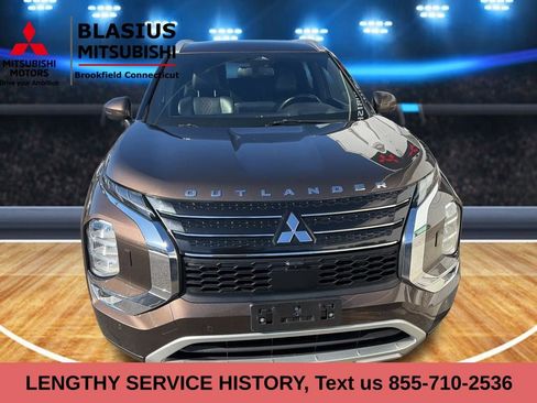 Used 2022 Mitsubishi Outlander SEL image 3